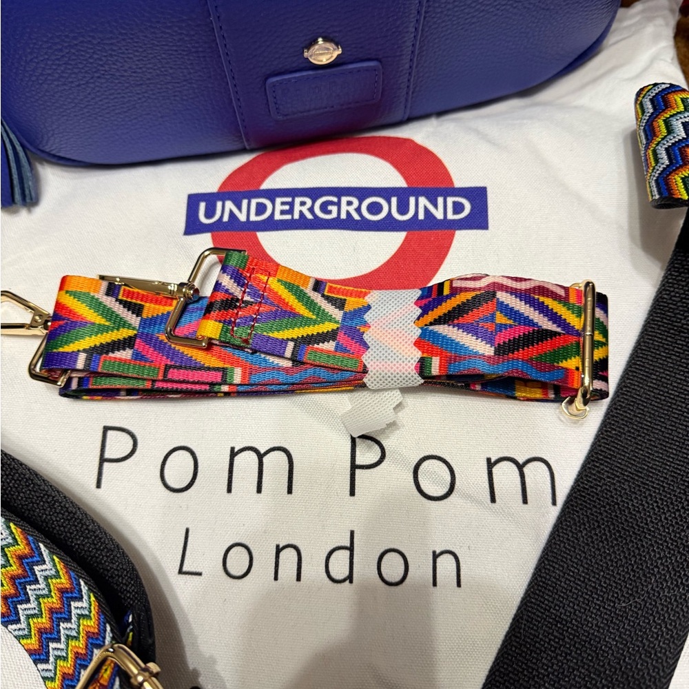 Pom Pom London City Plus Piccadilly Line - Picture 3 of 7